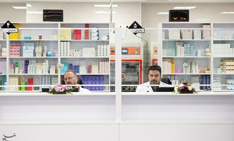 طرح "دارویار" شکست نخورده است/ طلب ماهانه 6500 میلیارد تومانی داروخانهها از دولت