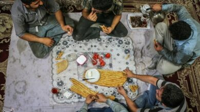 وزارت بهداشت: تعیین "سبد غذایی برای مشاغل" فاقد مبنای علمی است/ هنوز سبد غذایی جدیدی تدوین نشده