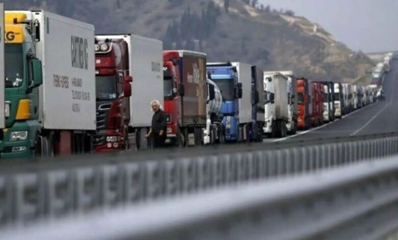 بیکاری ۶۰ هزار کامیون ایرانی را تهدید میکند