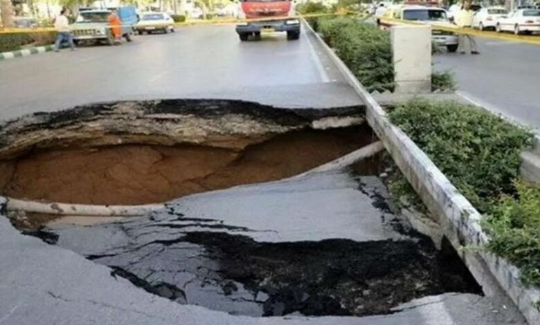 جاده سیاخ دارنگون شیراز دچار فرونشست شد