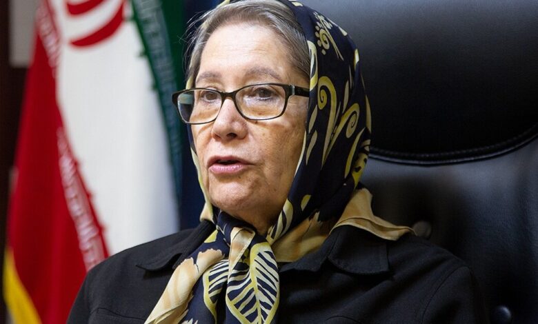مینو محرز: ما برای کشورهای دیگر پزشک تربیت می کنیم نه برای کشور خودمان