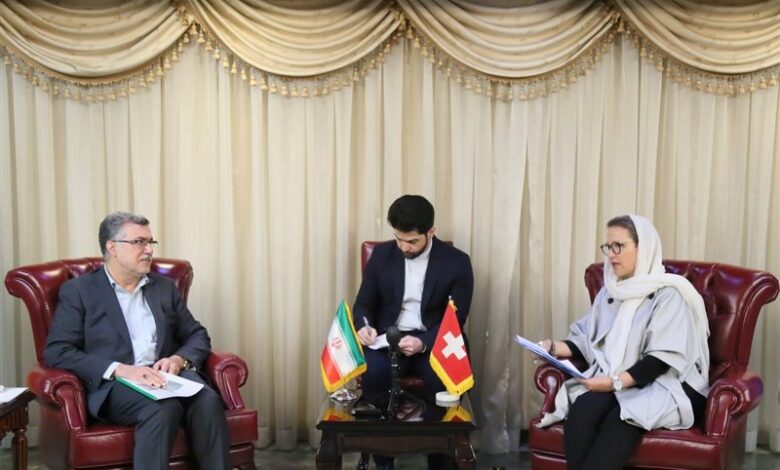 ظفرقندی در دیدار با سفیر سوئیس: تحریم نباید شامل داروها شود