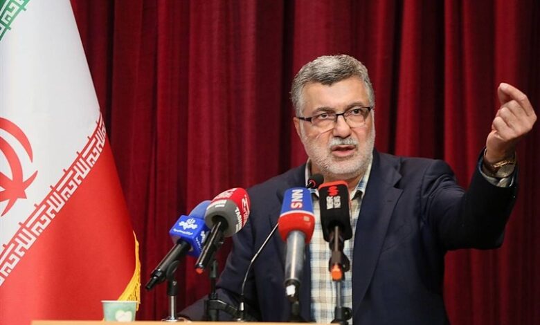 وزیر بهداشت: با تغییر اتوبوسی مدیران موافق نیستم