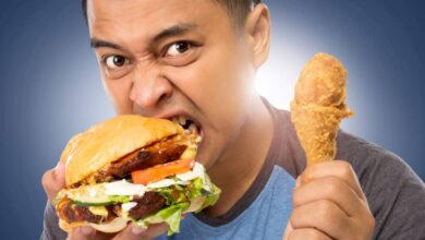 علائم خوردن عاطفی چیست؟