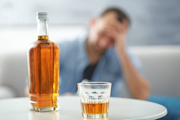 مصرف کنندگان الکل ۱۳ سال زودتر می‌میرند