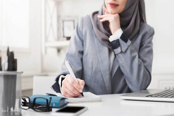 تاج زیر میز دبیر دفتر! - آژانس خبری مهر ایرانی و اخبار جهانی