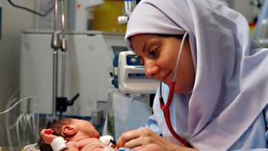 اصفهان | خدمات مامایی به جامعه ؛ کاهش مرگ و میر مادران و نوزادان به زایمان - tasnim