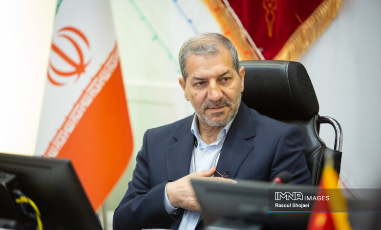 او برای