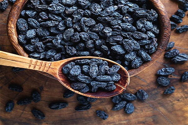 چرا باید هر روز 2 توت بخوریم؟