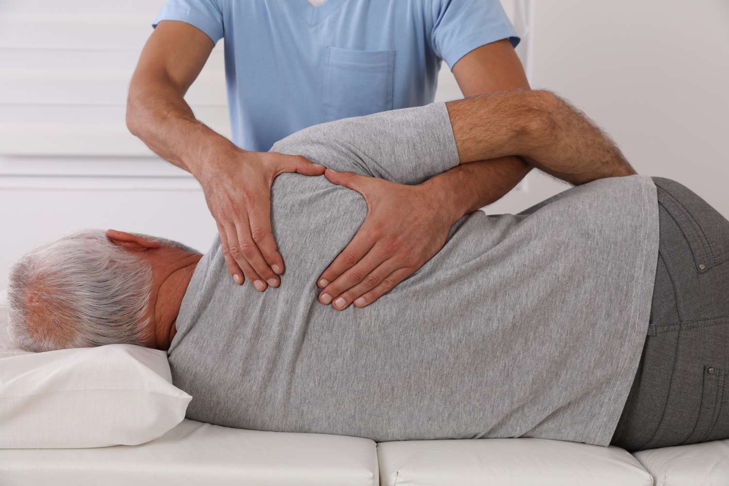 متخصص کایروپراکتیک در کاراج