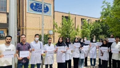 اعتراضات دستیاران پوست خبری شد