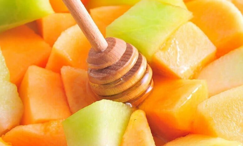 آیا خوردن خربزه و عسل واقعاً خطرناک است؟