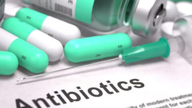 آنتی بیوتیک می‌خوریم تا بیمار شویم!