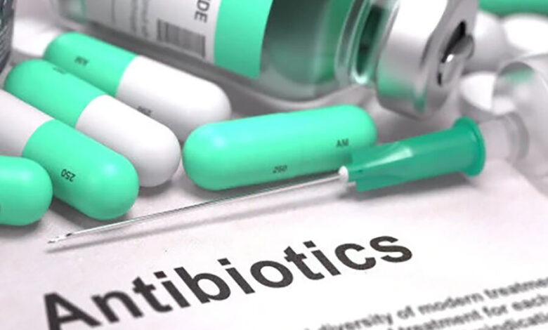 آنتی بیوتیک می‌خوریم تا بیمار شویم!