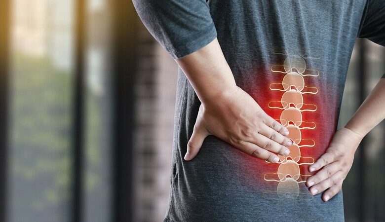 علت درد ستون فقرات چیست؟ + راه حل های درمانی