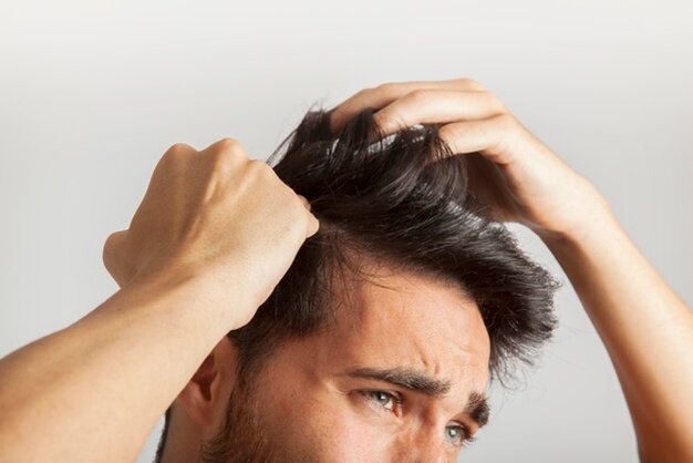 چگونه با چند غذای ساده از مو مراقبت کنیم؟