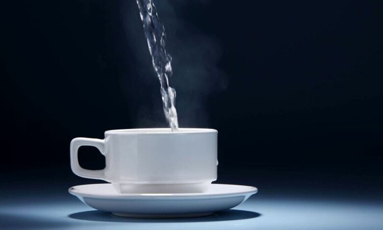 به همین دلایل آب گرم بنوشید