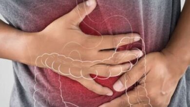 چه چیزی باید بخوریم تا یبوست نداشته باشیم؟