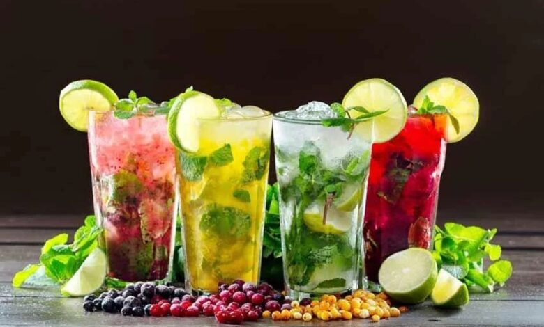 خداحافظی کنید با خطر کم آبی و گرم شدن/ بهترین نوشیدنی ها برای روزهای گرم