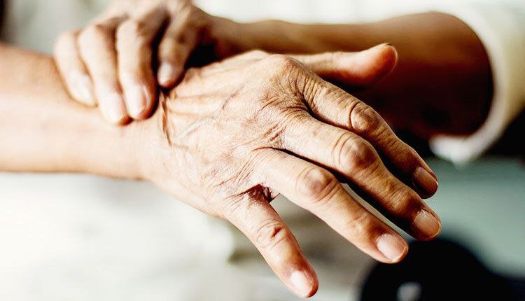 زندگی با پارکینسون ؛ وابسته به مصنوعی