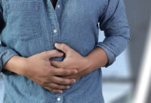 گیاه دارویی که به بهبود نفخ شکم کمک می کند