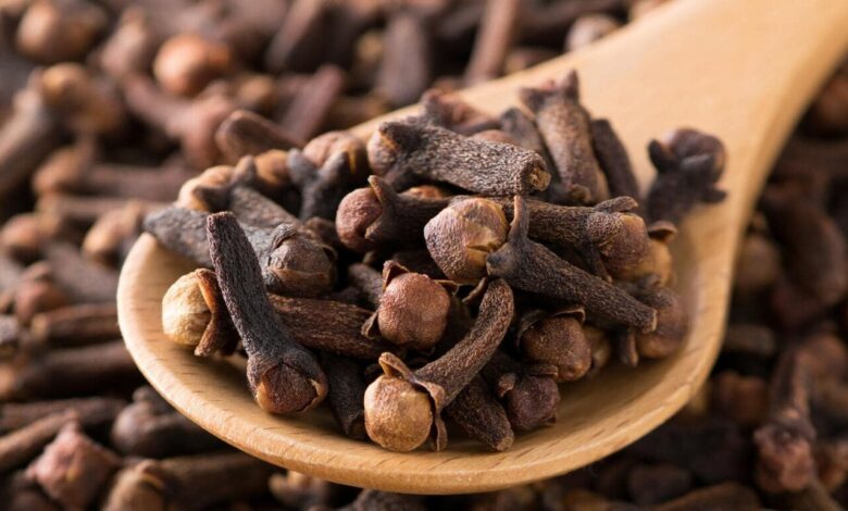 فواید خوردن میخک چیست؟