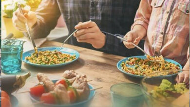 کم بخورید یا به درستی بخورید. کدام یک بهتر است؟