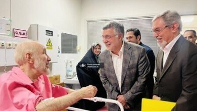 توسط سید محمد خاتامی/ عکس به دکتر ظفرگندی مراجعه کنید