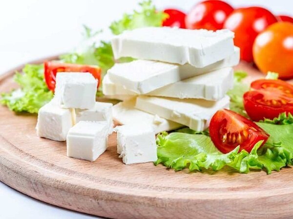 خوردن پنیر در صبحانه ؛ مفید یا مضر؟