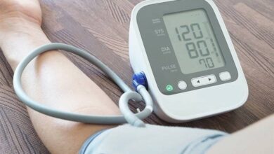 ضرورت همراه داشتن دستگاه فشار خون و داروهای مصرفی در سفر