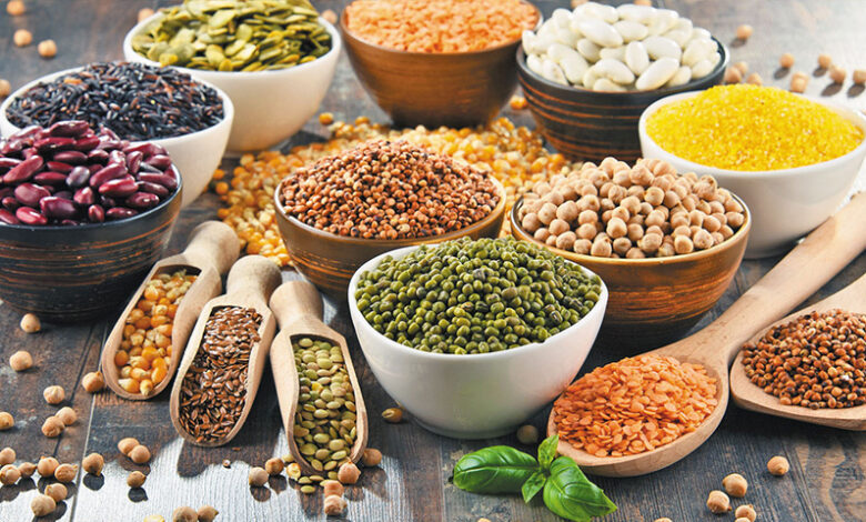 آیا محدود کردن غذا یا از بین بردن گوشت ، تخم مرغ و لوبیای پس از زایمان برای سلامتی مادر و کودک مفید است؟