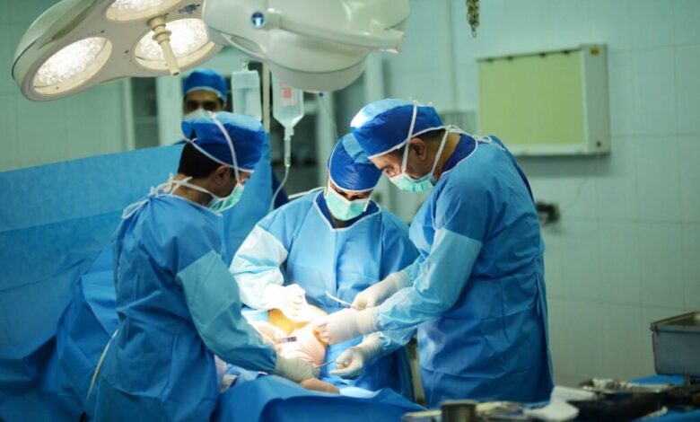 متخصص در ایران 2 دلار در افغانستان 2 دلار