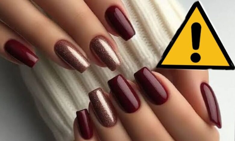 هشدار به یک ماده براق و محکم در کاشت ناخن و لاک