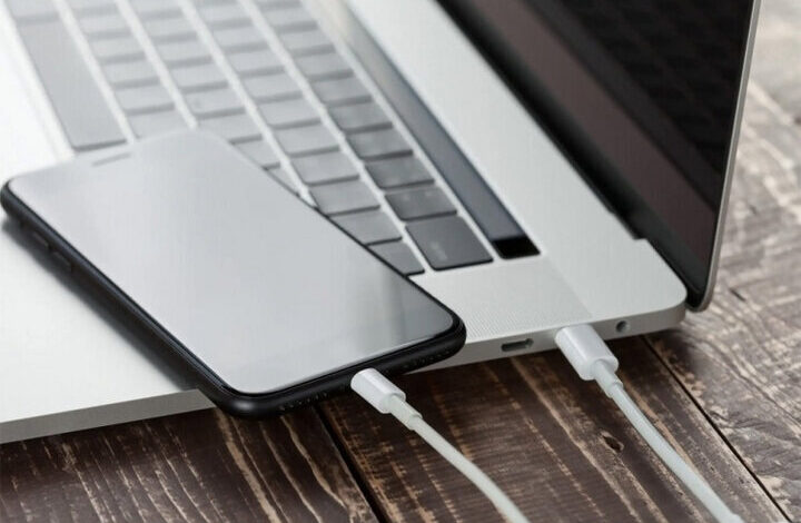 تلفن همراه و لپ تاپ دانشجویان امسال نیز بیمه می‌شود