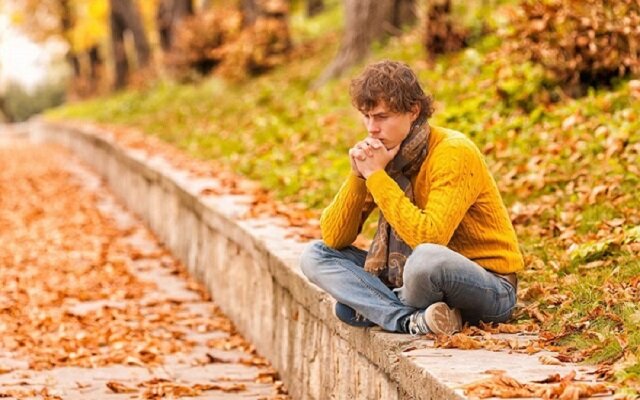 نگاهی علمی به افسردگی پاییز ؛ اختلال پنهان در فصل سرد سال