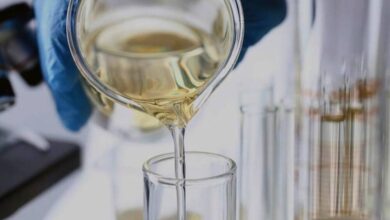 کشف 28 ظرف روغن معدنی غیر مجاز از چرخه مصرف صنایع غذایی