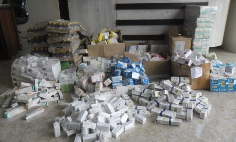کشف و ضبط یک‌هزار و ۱۰۰ قلم دارو و مکمل خارج از شبکه