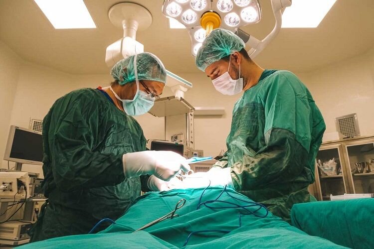 مهاجرت پزشکان؛ بیماری مزمن سیستم درمانی یا عارضه قابل درمان؟