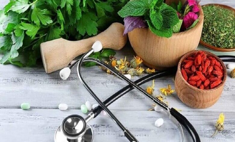 ورود غیرعلمی به عرصه طب ایرانی آسیب به بیماران و بی اعتمادی را به دنبال دارد