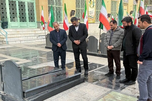 دیدار مسئول بسیج جامعه پزشکی با خانواده شهید حیدری - خبرگزاری مهر ایران و جهان