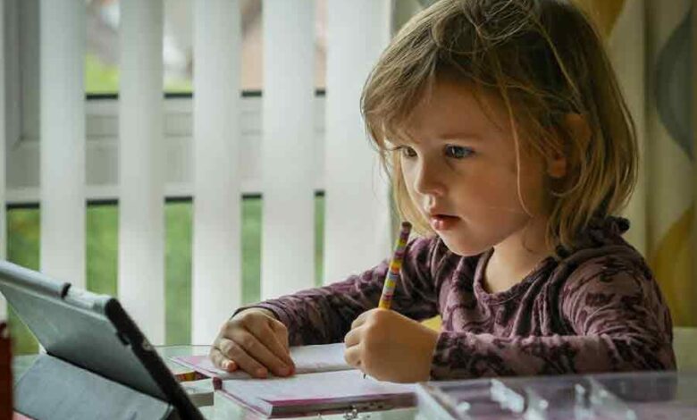 مددکاران اجتماعی قلب تپنده عدالت در سلامت کودکان هستند