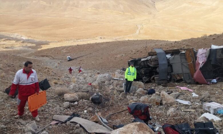 آخرین وضعیت تصادف واژگونی اتوبوس تهران - یاسوج; 4 کشته و 17 زخمی - خبرگزاری مهر ایران و جهان