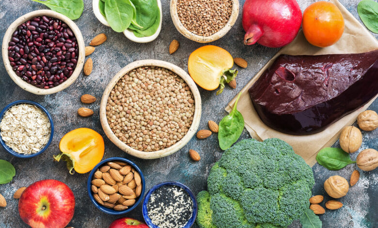 کدام غذاها سرشار از آهن هستند؟ + علائم کمبود آهن در بدن