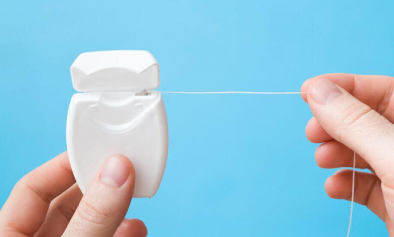 اهمیت نخ دندان در سلامت دهان
