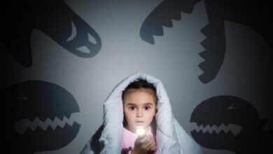 رفتار والدین مهمتر از اخبار است. راه حل روانشناسان برای مدیریت اخبار منفی