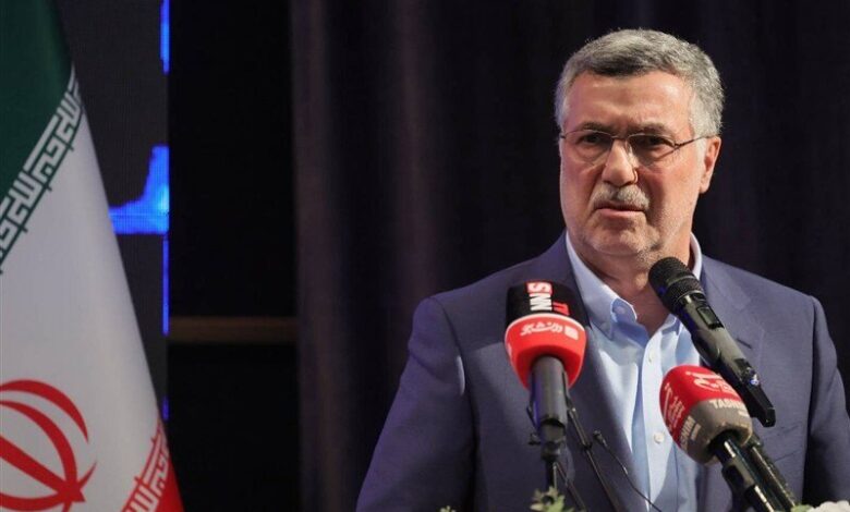 پرهیز از تصمیمات احساسی در بحران ها/ هیچ کشوری با دخالت خارجی به رفاه نرسیده است