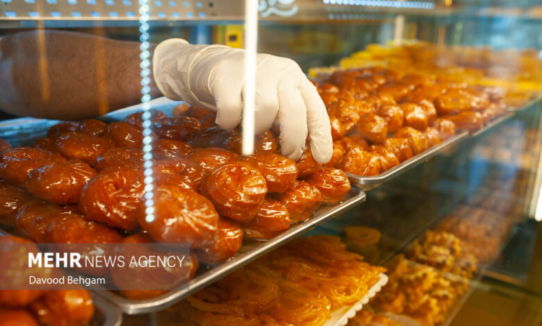 مصرف زیاد شیرینی های ماه مبارک رمضان باعث نوسانات قند خون می شود - خبرگزاری مهر ایران و جهان